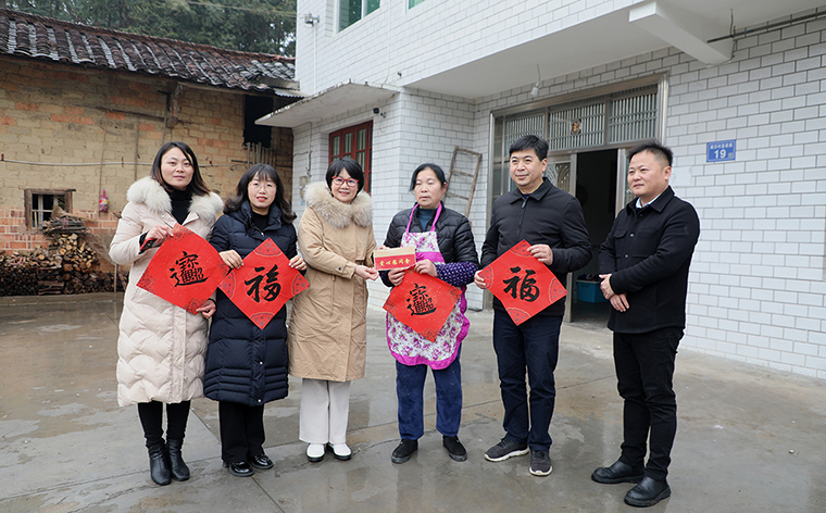 綠之韻集團參加長沙市工商聯(lián)、市光彩事業(yè)基金會新春走訪慰問活動